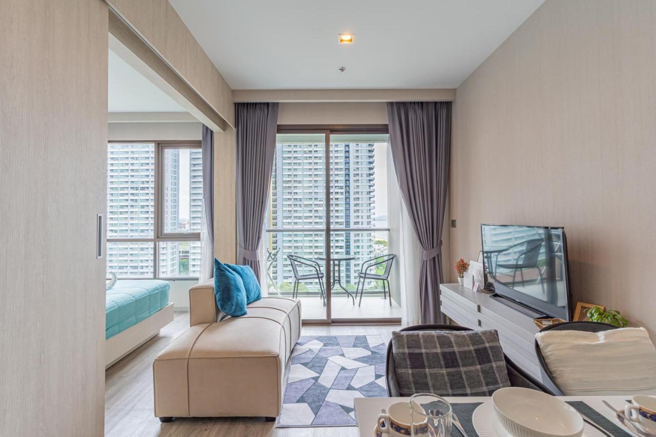 Aeras Beachfront Condominium Джомтьен Экстерьер фото